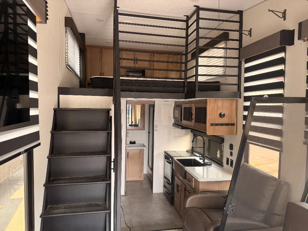Used 2025 gray Forest River  image 15