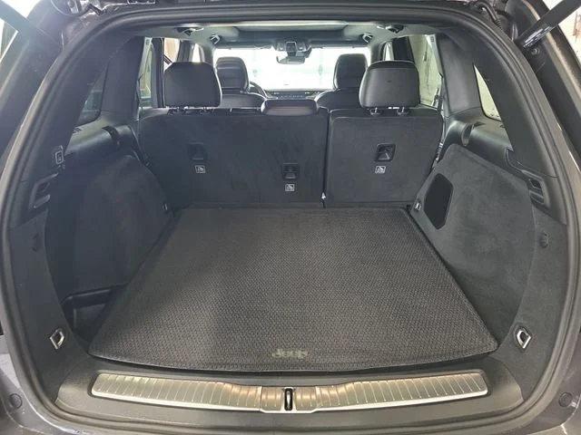 Used 2025 Gray Jeep Summit image 13