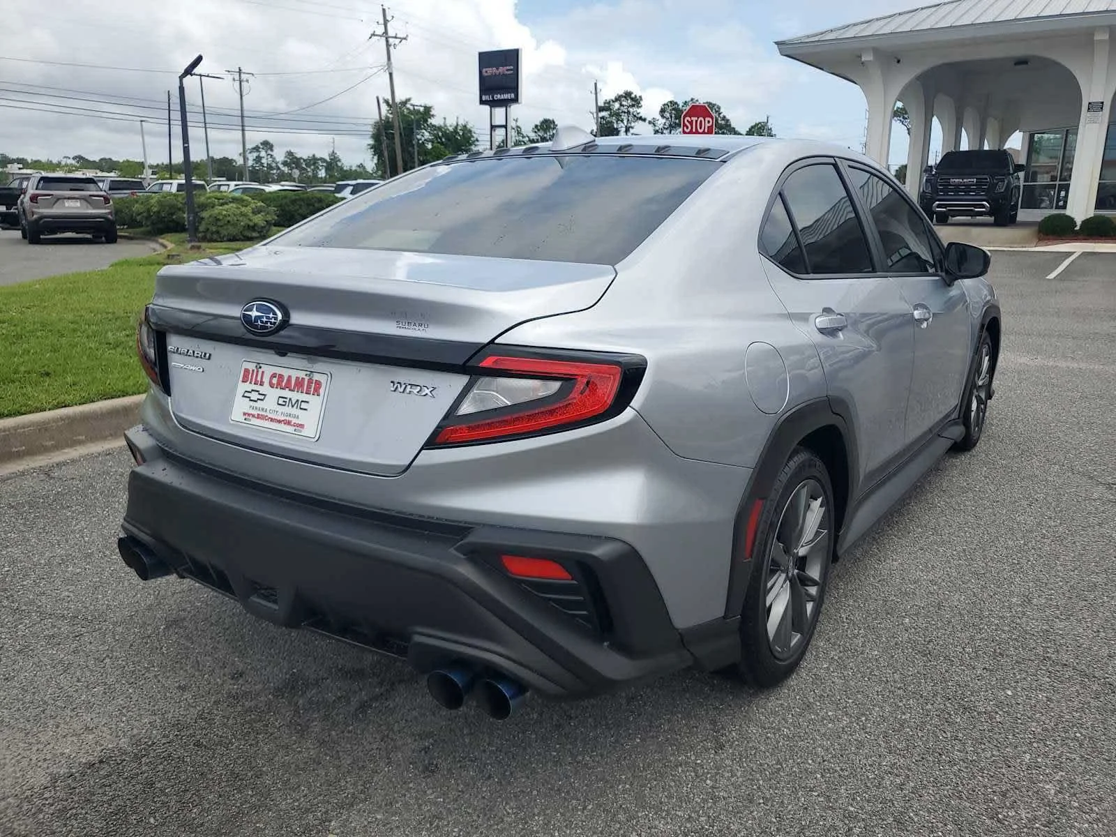 Used 2023  Subaru  image 6