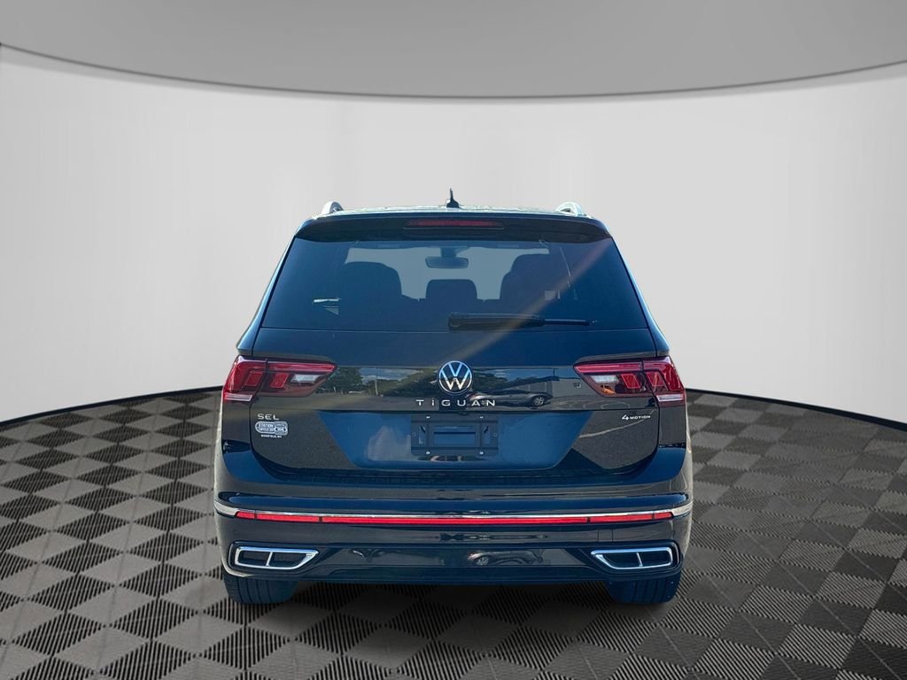 Used 2024  Volkswagen 2.0T SEL R-Line image 4