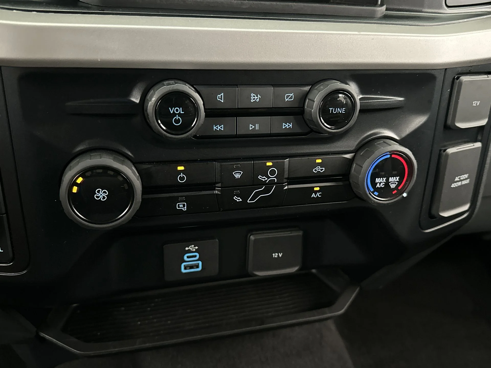 Used 2024 White Ford XL image 24