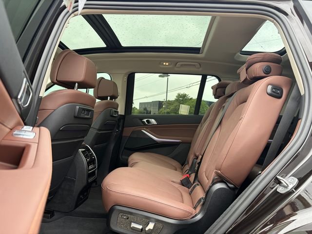 Used 2022 Brown Metallic BMW xDrive40i image 32