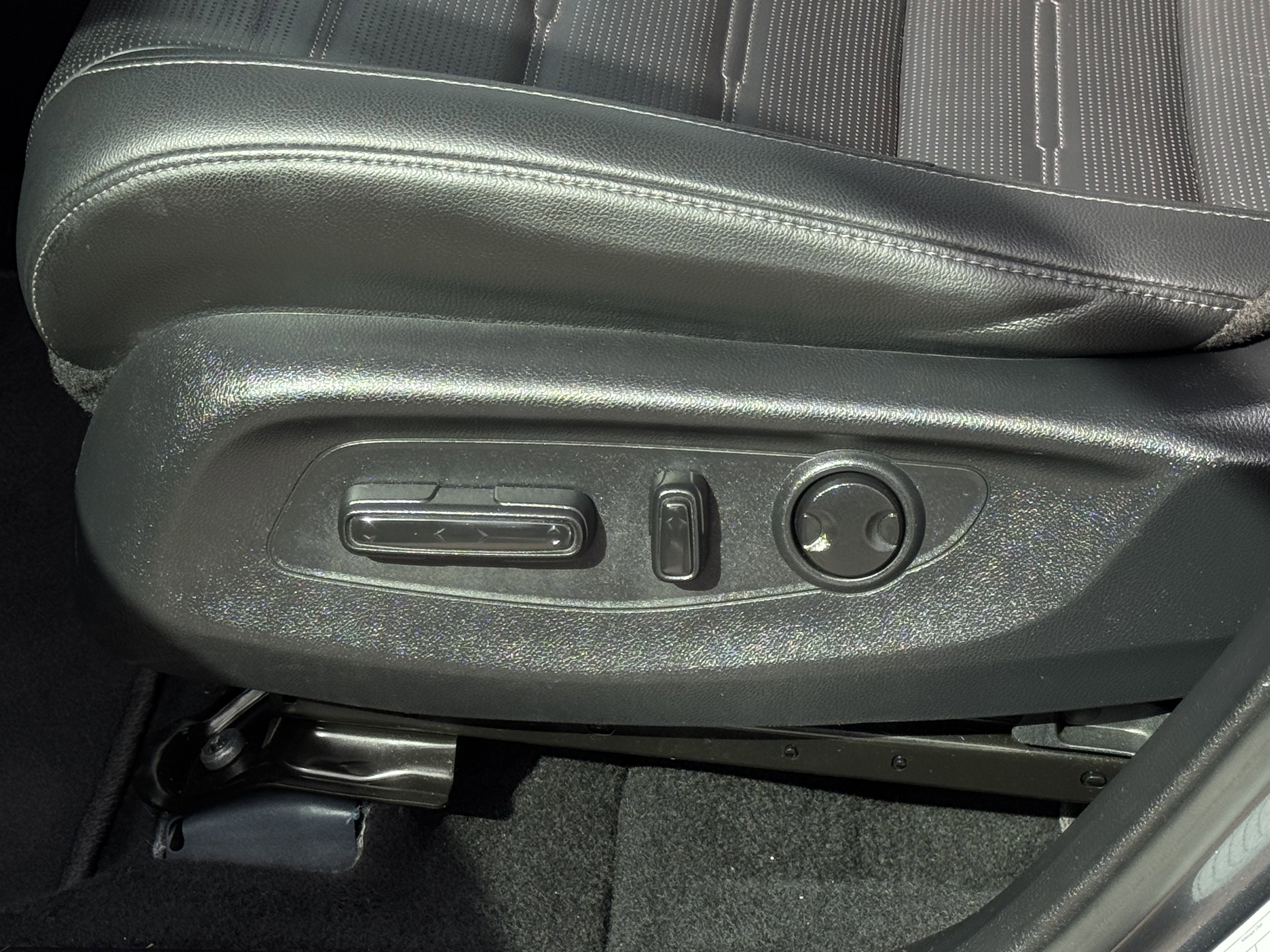 Used 2025 Gray Honda EX-L image 18