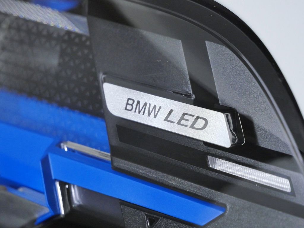 Used 2026 Alpine White BMW xDrive50e image 5