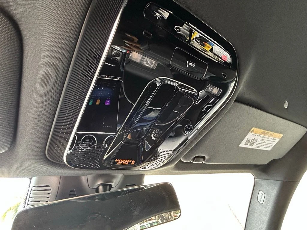 Used 2025  Mercedes-Benz GLC 300 image 26