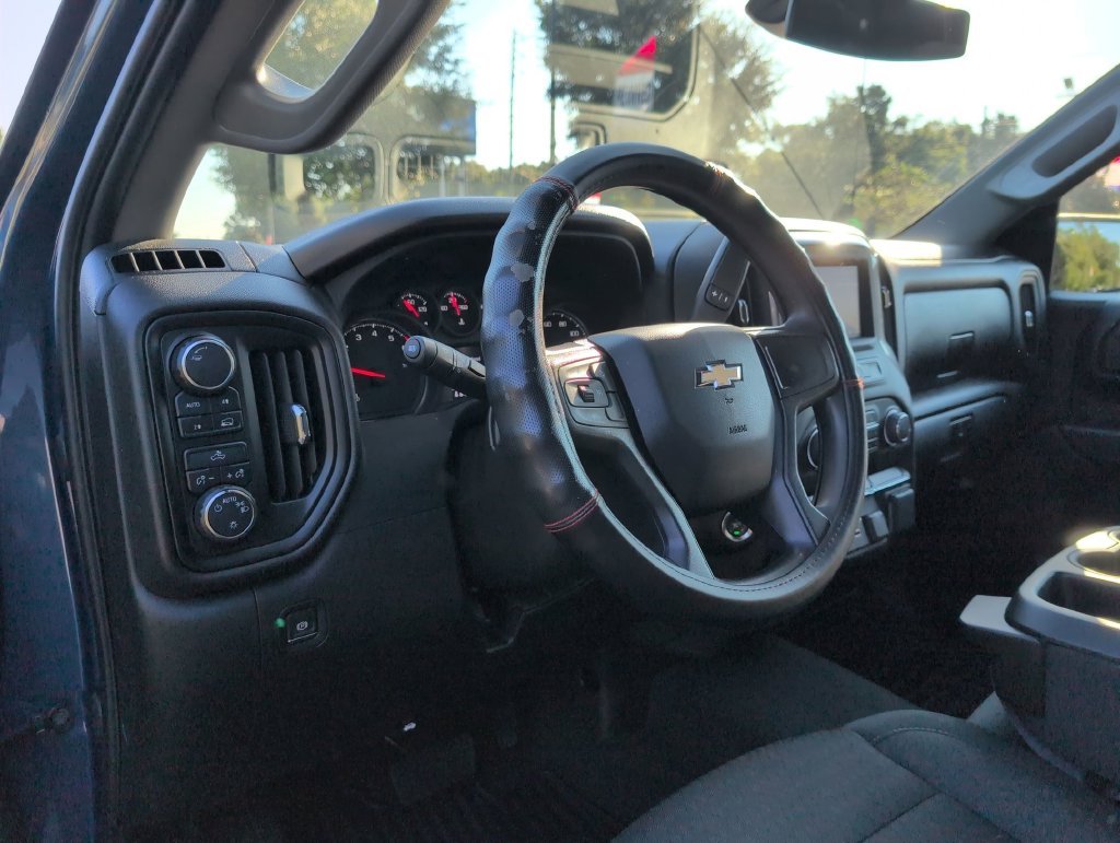 Used 2024 Blue Chevrolet Custom image 32