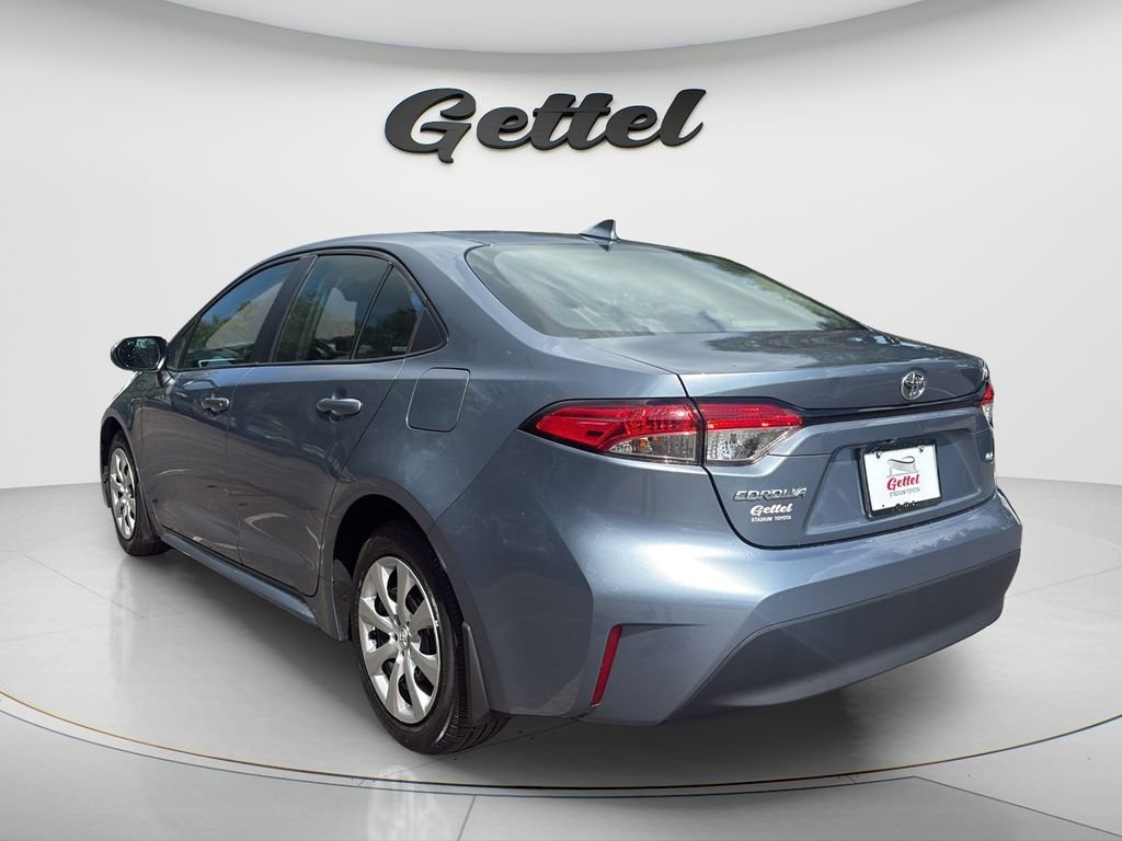 Used 2025  Toyota LE image 7