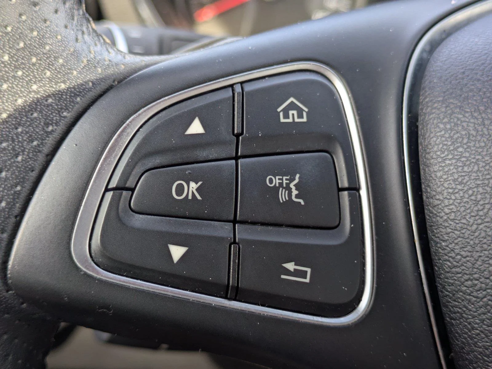 Used 2018 Gray Mercedes-Benz C 300 image 27