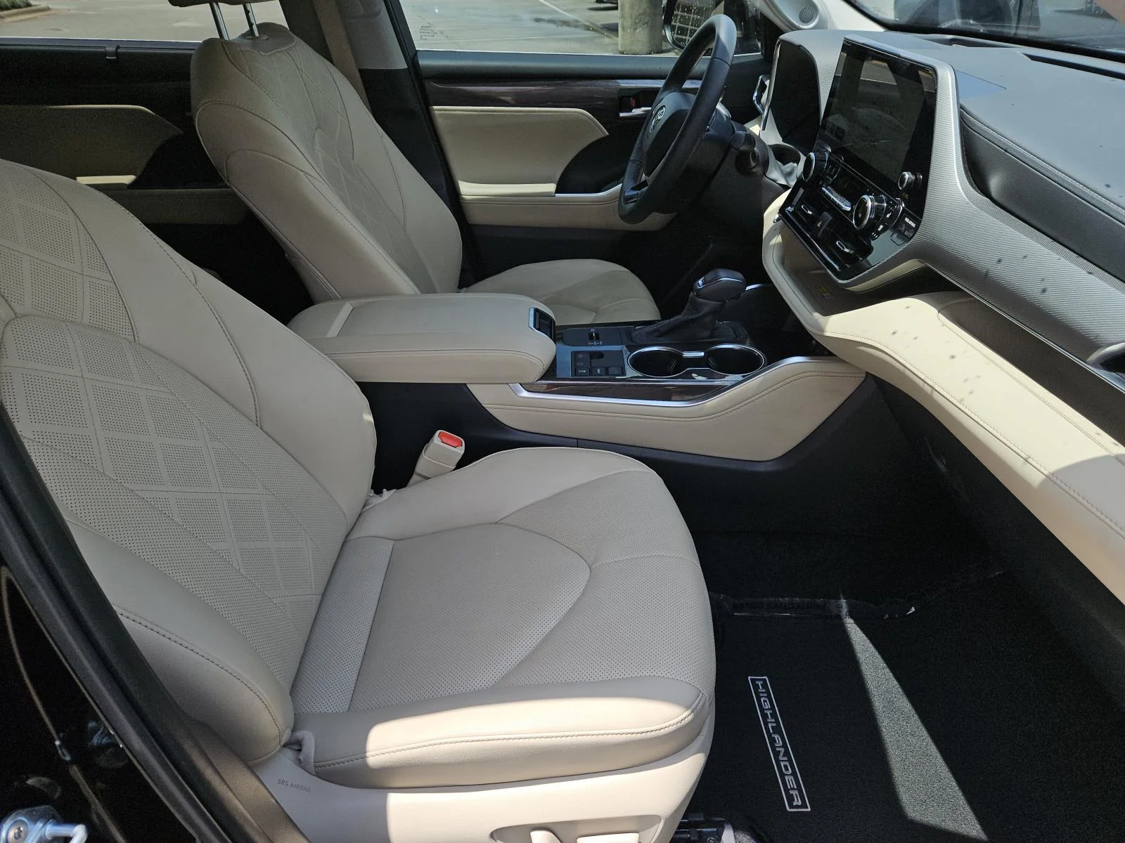 Used 2024 Black Toyota Platinum FWD (Natl) image 34