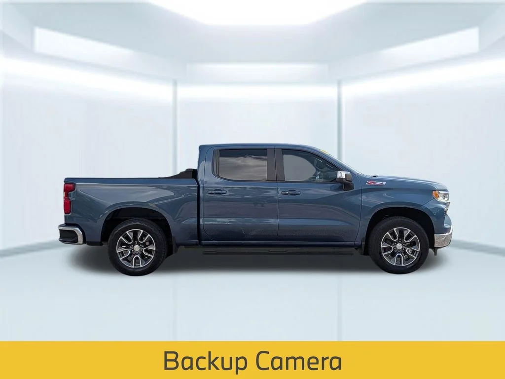 Used 2024 Blue Chevrolet LT image 9