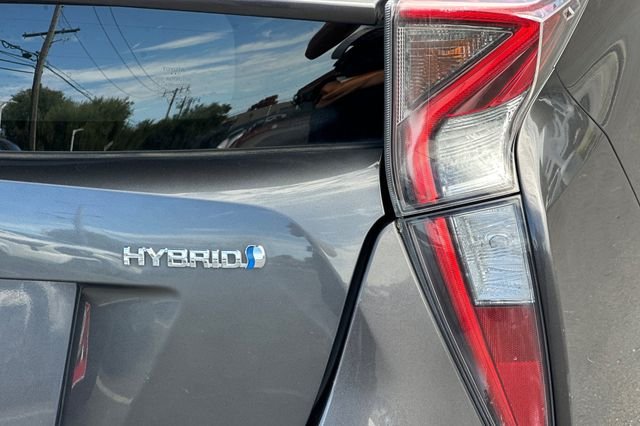 Certified Used 2017 Gray Toyota Two image 30