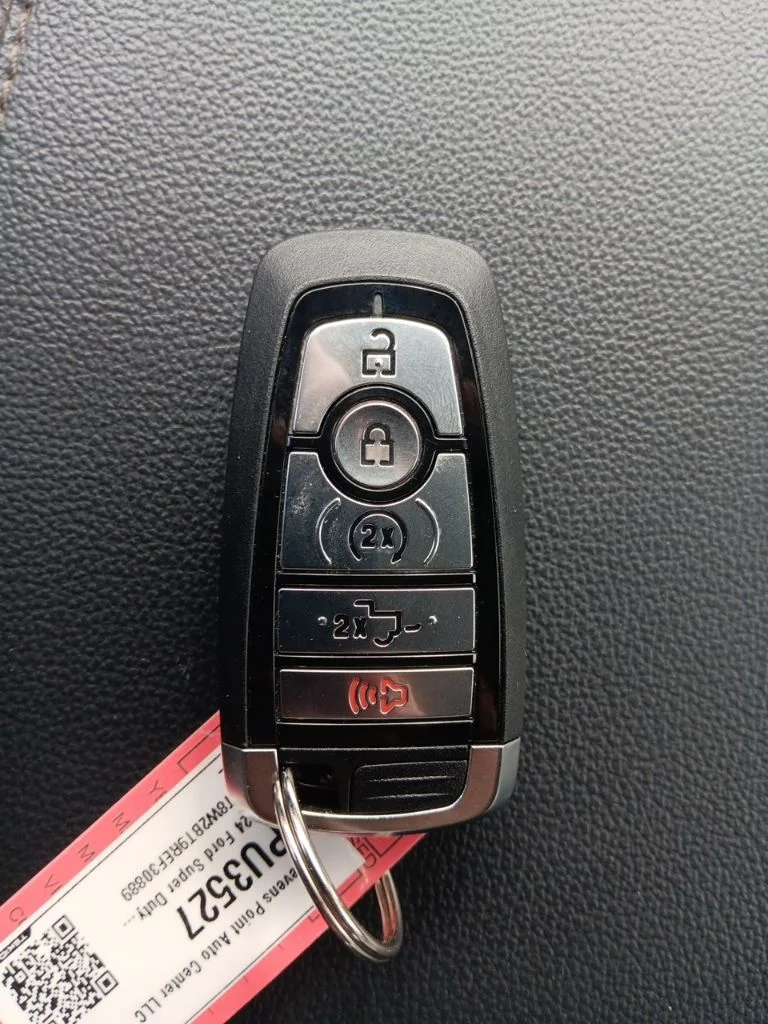 Used 2024 Oxford White Ford XLT image 24