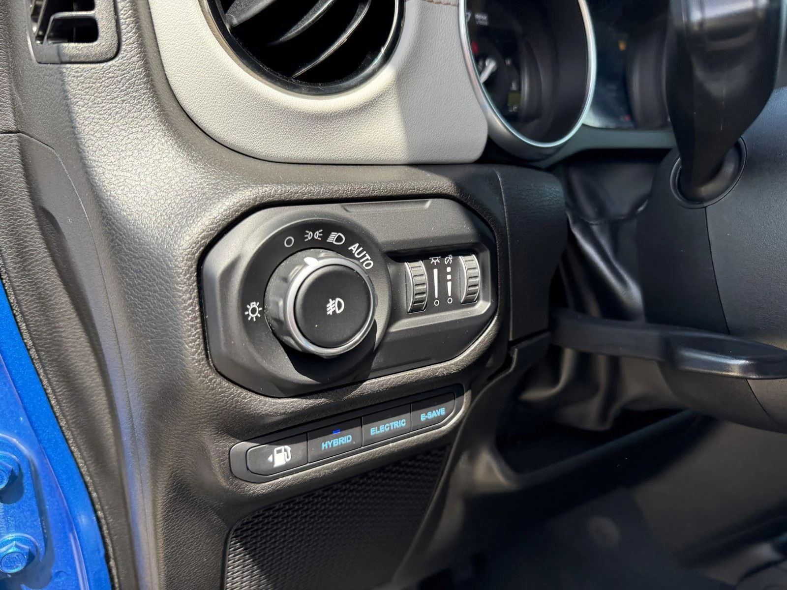 Used 2022 Hydro Blue Pearlcoat Jeep Unlimited Sahara High Altitude image 13