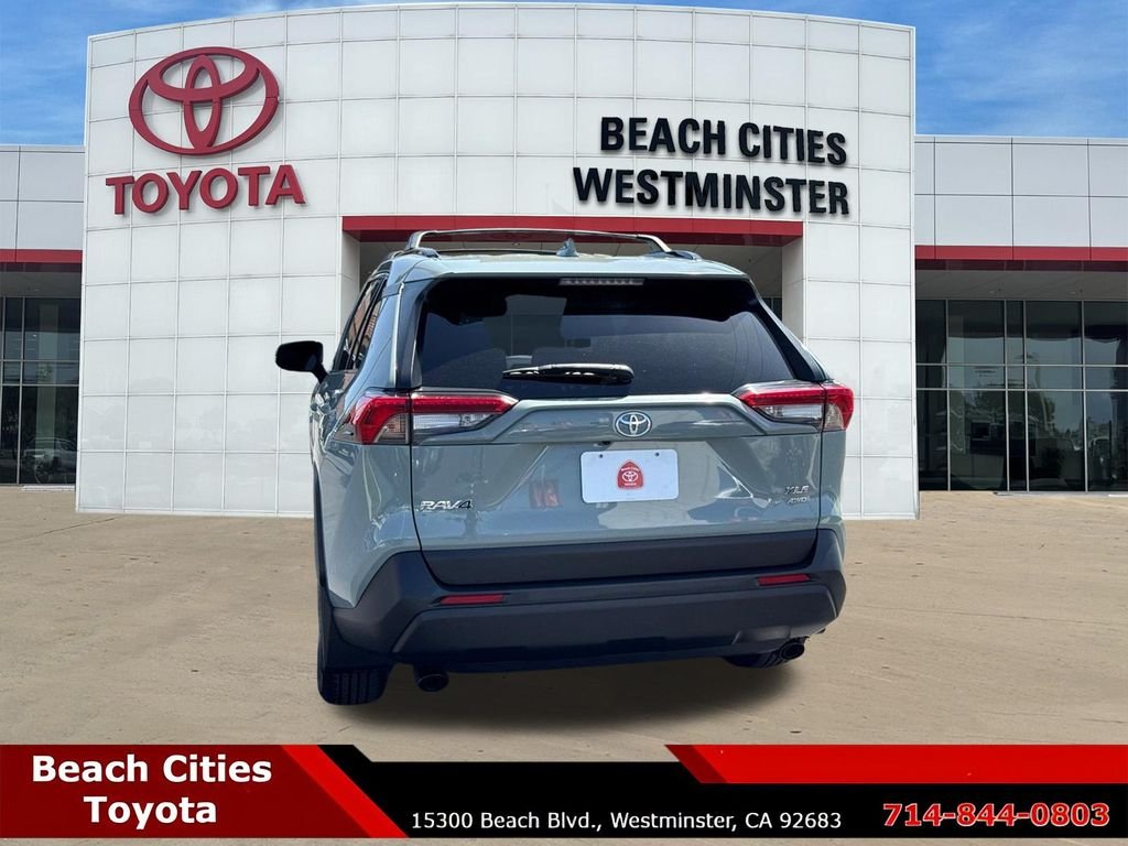 Certified Used 2022  Toyota XLE image 9
