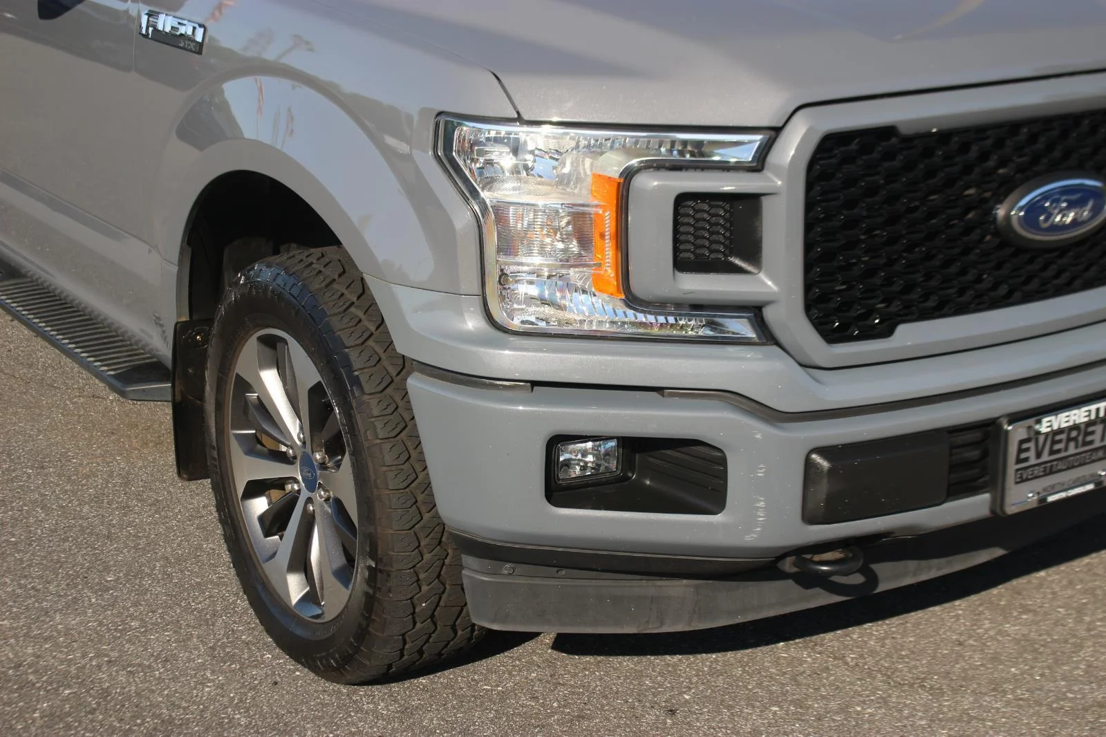 Used 2020 Grey Ford XL image 9