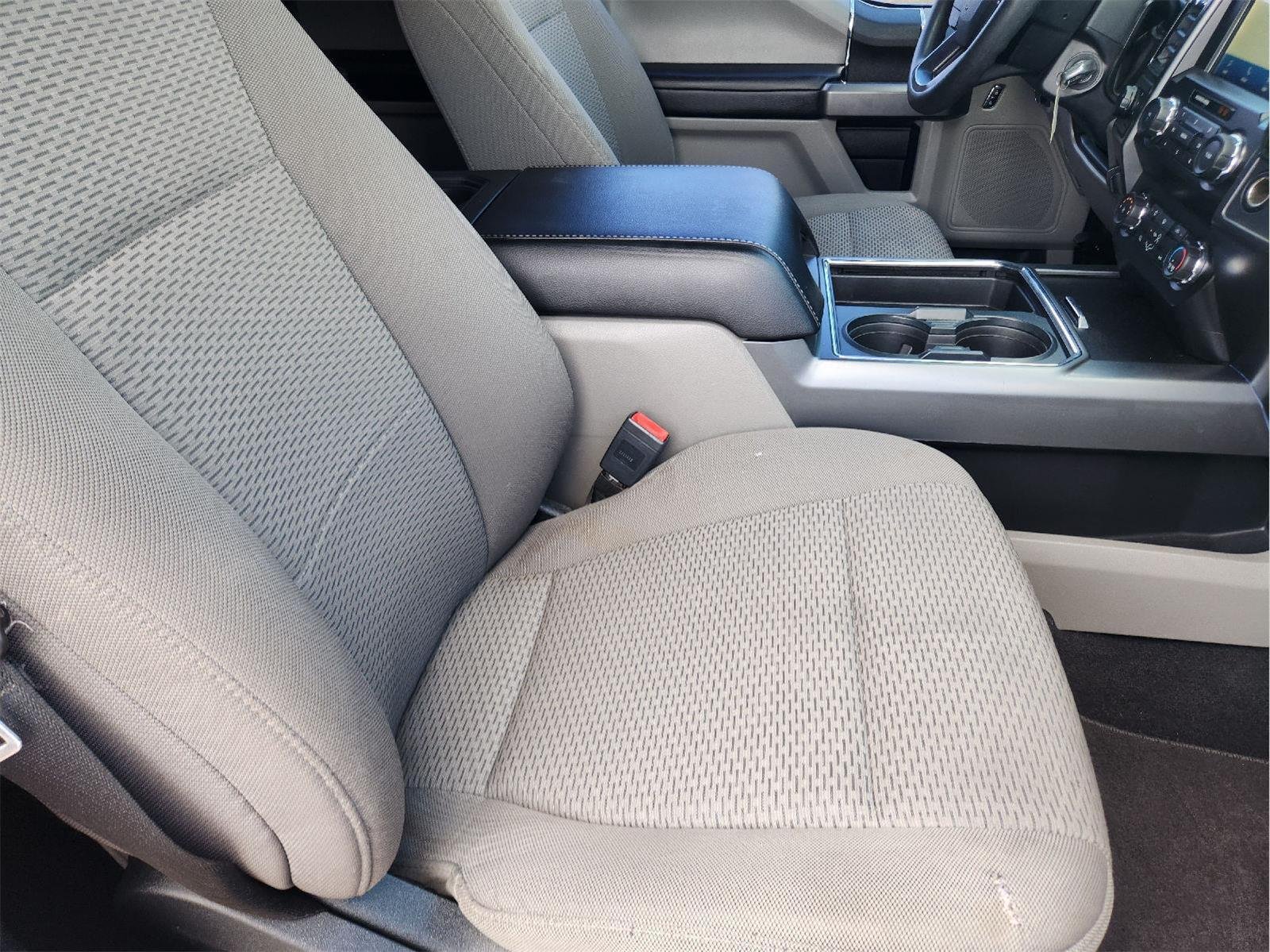 Used 2020 Iconic Silver Ford XLT image 13