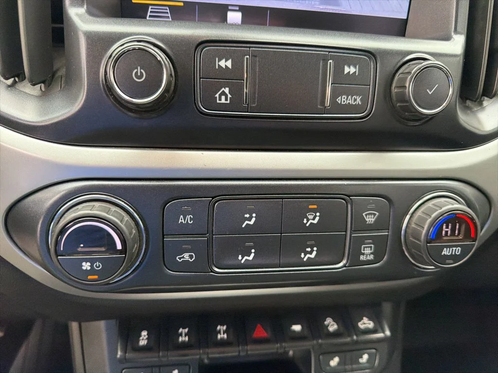 Used 2019 Black Chevrolet ZR2 image 17