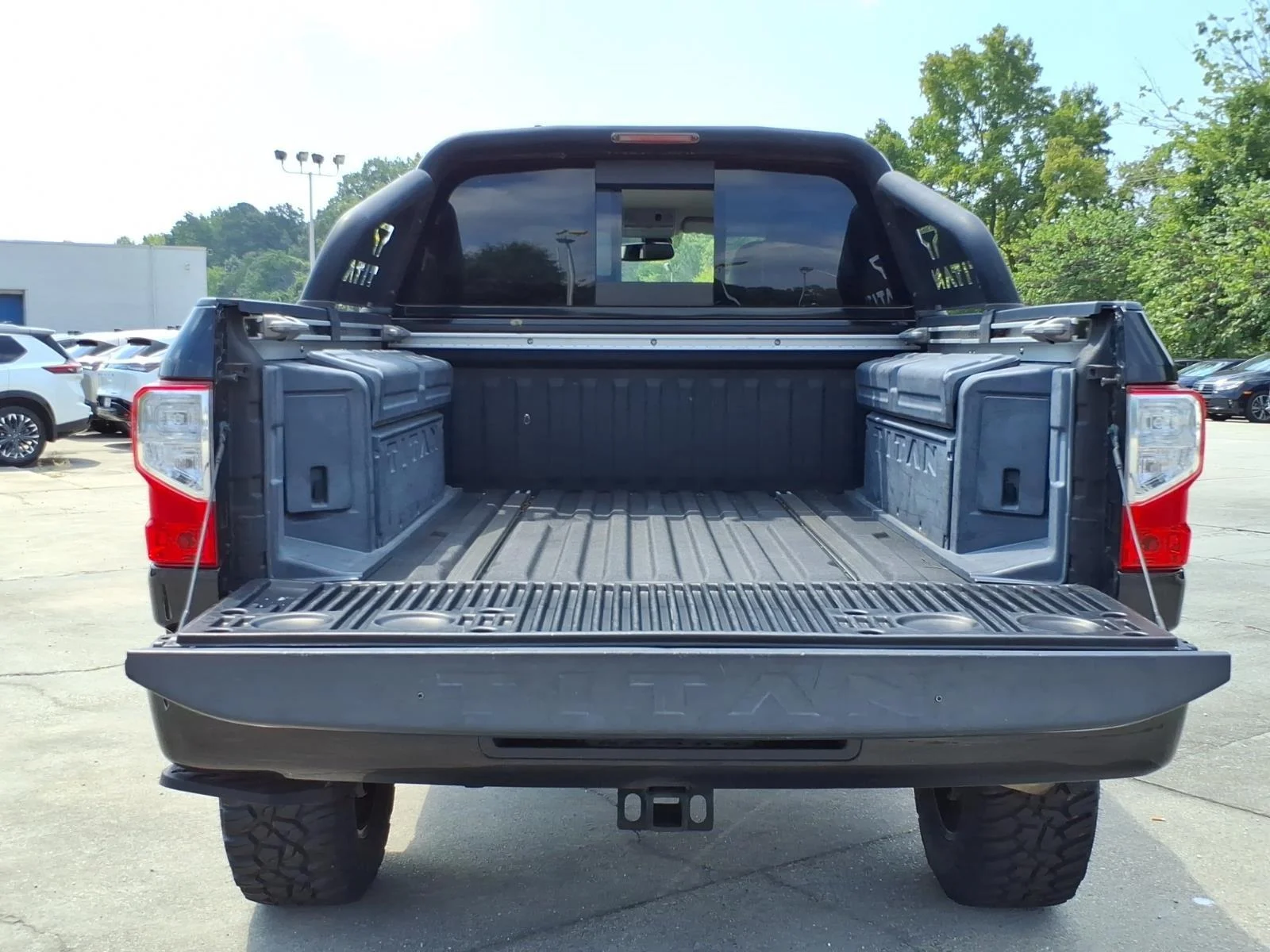Used 2019 Magnetic Black Metallic Nissan PRO-4X image 19
