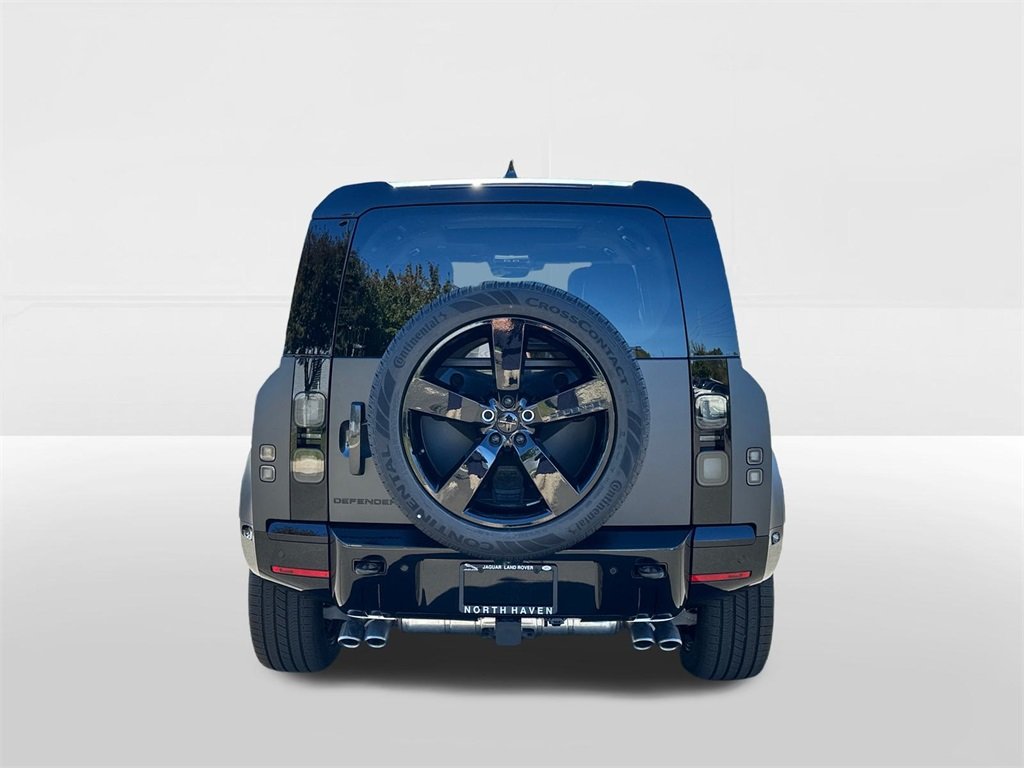 2026 Land Rover Defender 110 X-Dynamic SE photo 3