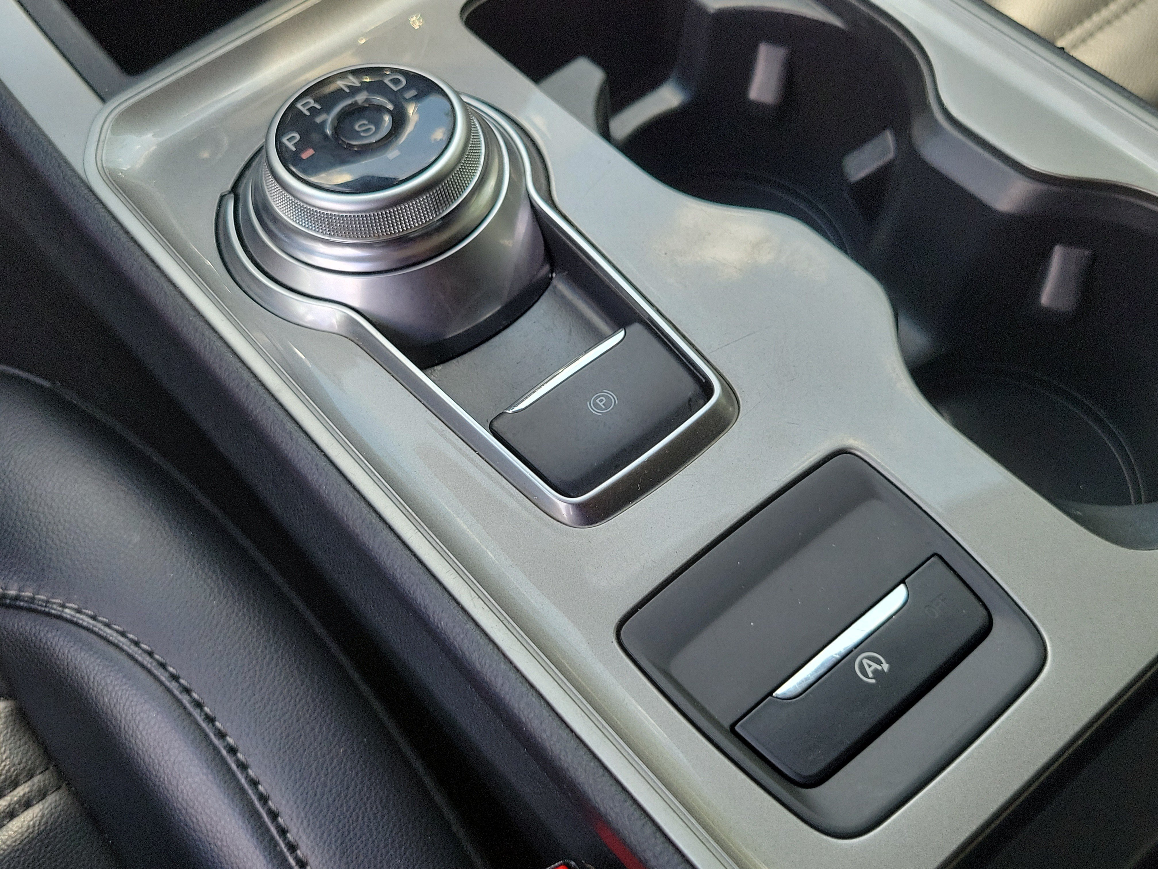 Used 2024 Agate Black Metallic Ford SEL image 7