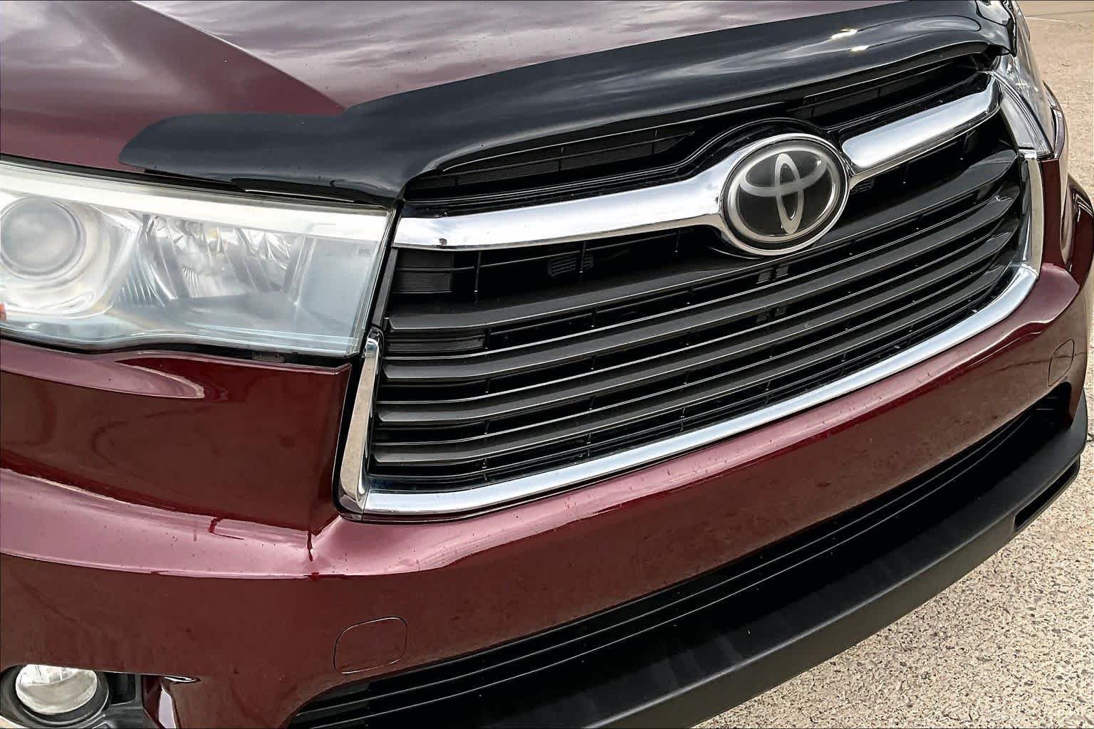 Used 2015 Ooh La La Rouge Mica Toyota Limited Platinum image 30