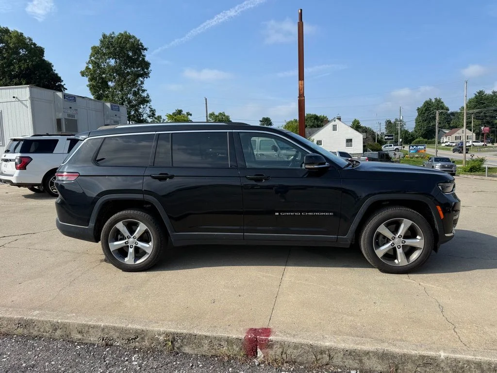 Used 2022 Black Jeep Limited image 5