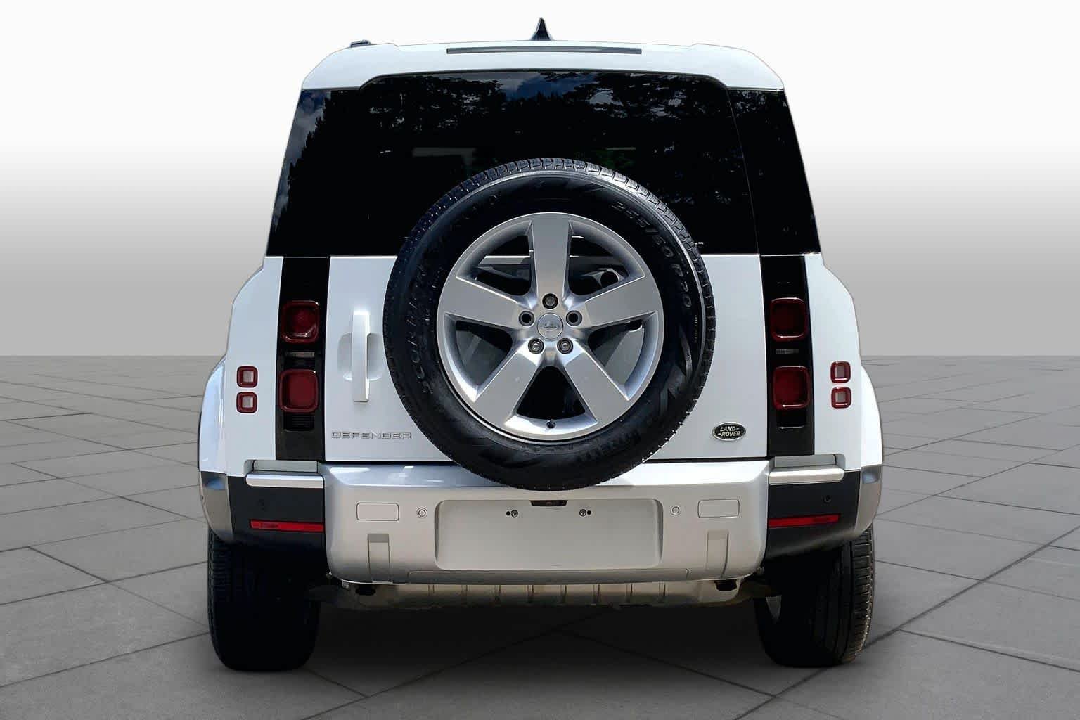 Used 2023 Fuji White Land Rover S image 5