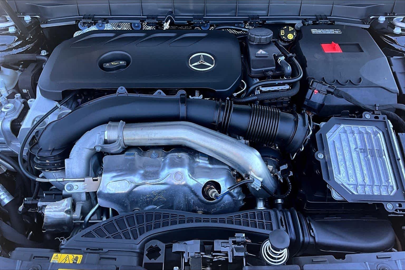 Used 2026 Night Black Mercedes-Benz GLB 250 image 33