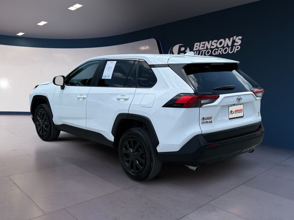 Used 2025 White Toyota LE image 3