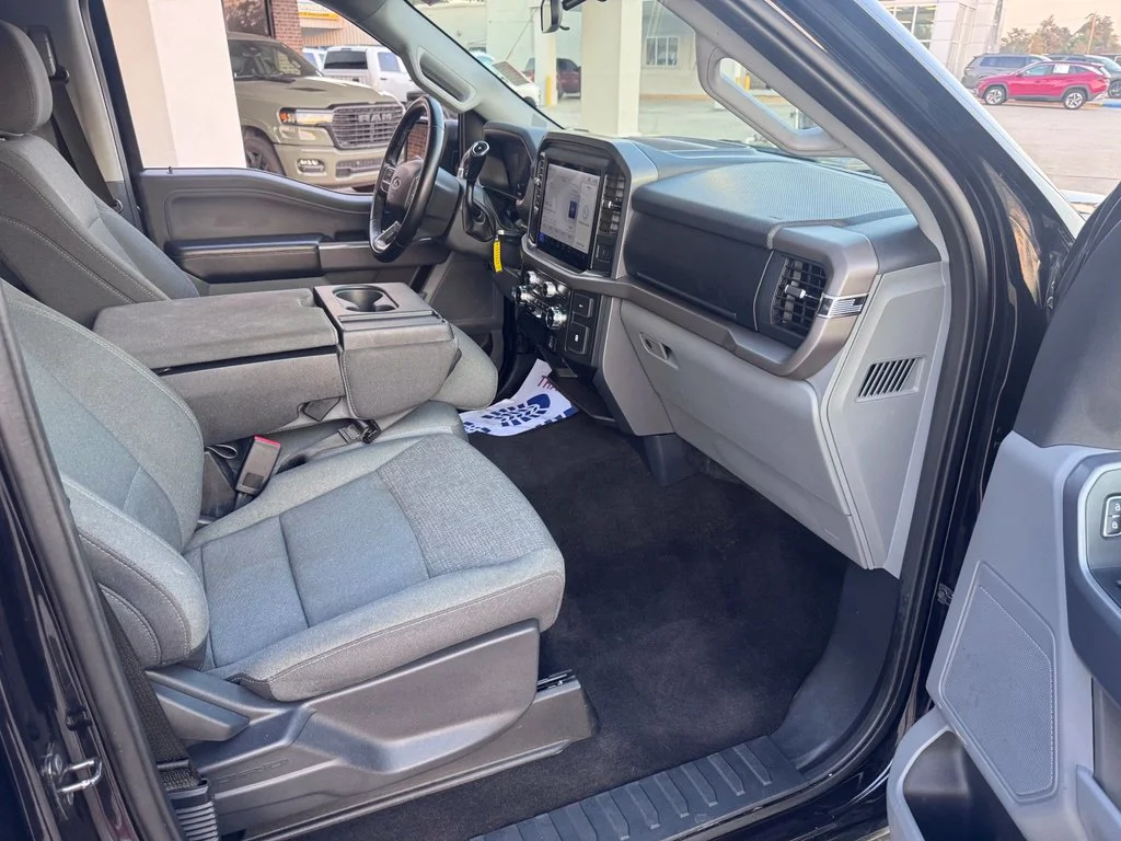 Used 2025 Black Ford XLT image 22