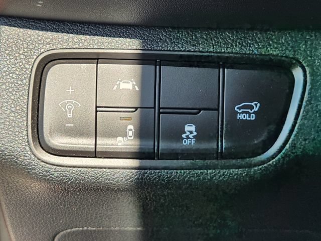 Used 2019 Red Hyundai SEL Plus image 21