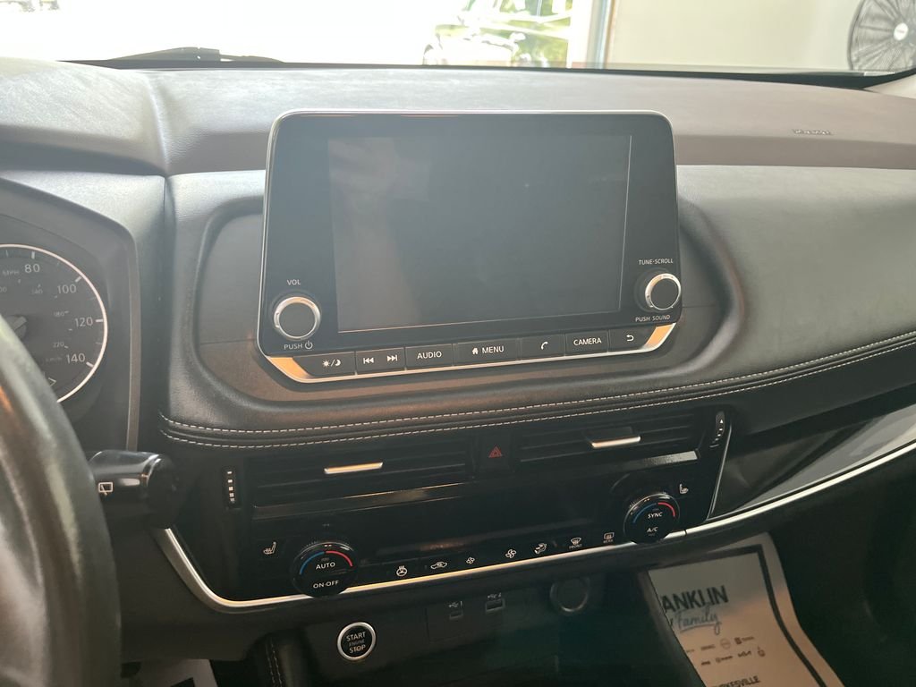 Used 2023 White Nissan SL image 19