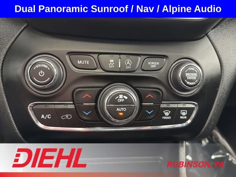 Used 2022 Silver Jeep Trailhawk image 34