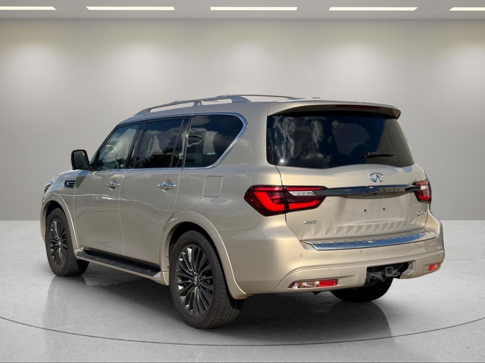 Used 2022 Champagne Quartz INFINITI PREMIUM SELECT image 3