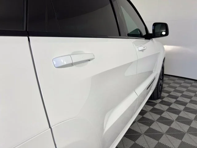 Used 2018 Bright White Clearcoat Jeep High Altitude image 9
