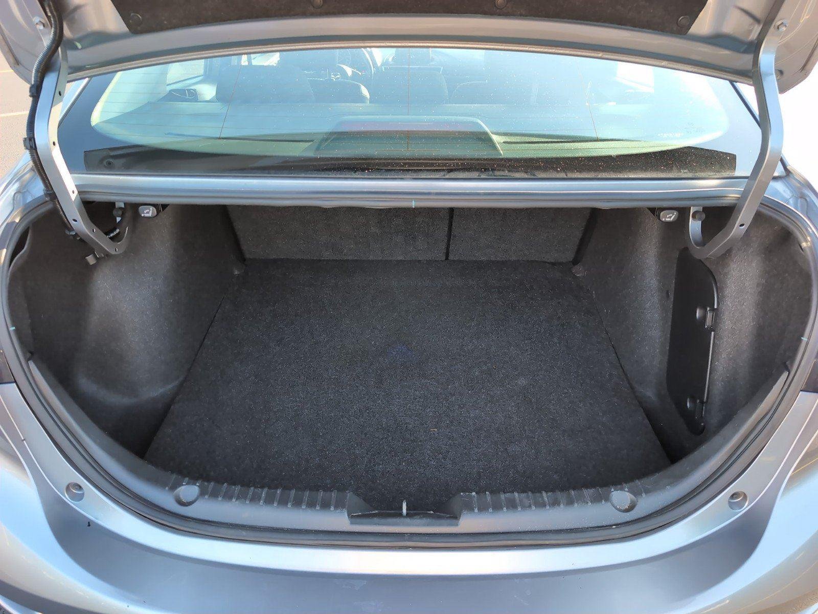 Used 2014 Liquid Silver Metallic Mazda i Touring image 6
