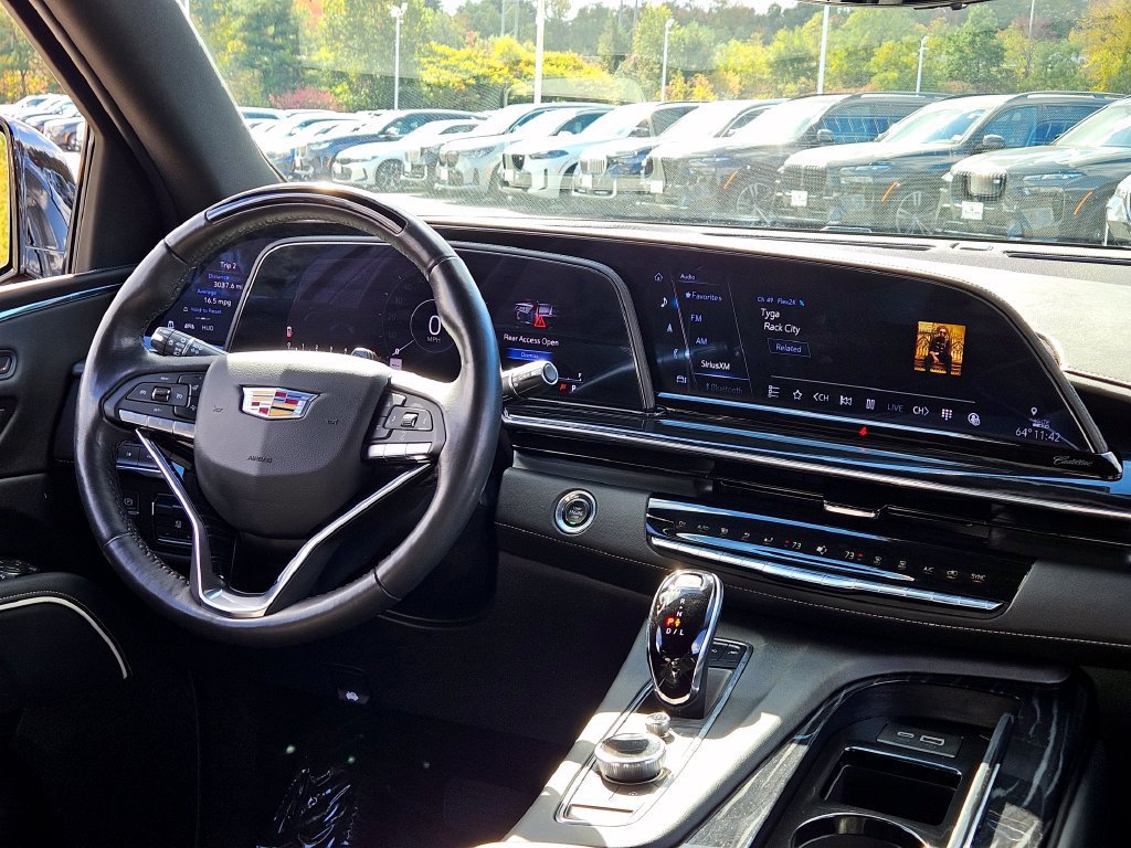 2023 Cadillac Escalade Sport - Photo 16