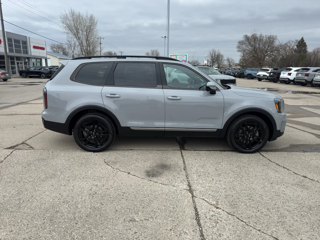 Used 2023 Wolf Gray Kia SX Prestige X-Line image 5