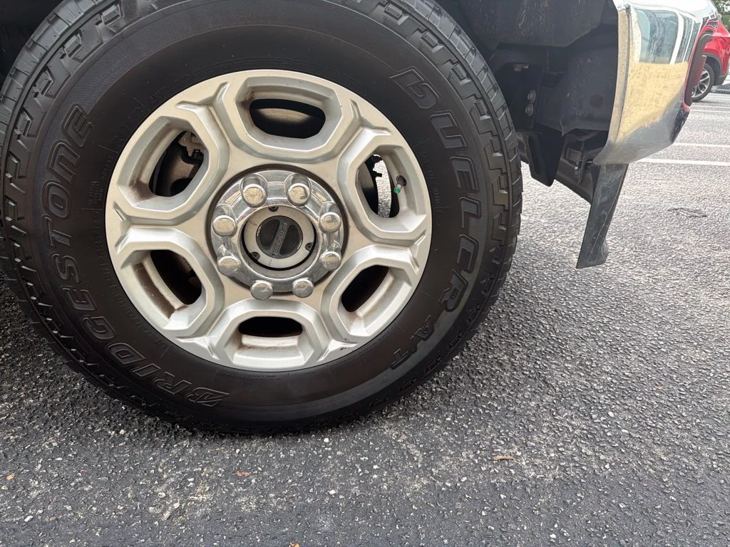 Used 2025 Gray Ford XLT image 9