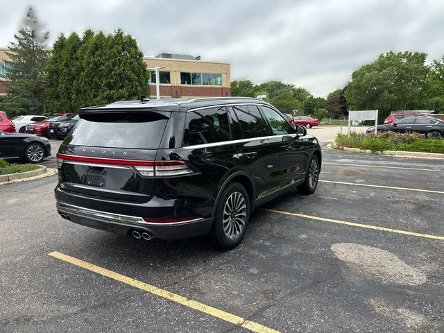 Used 2023 Black Lincoln Reserve image 13
