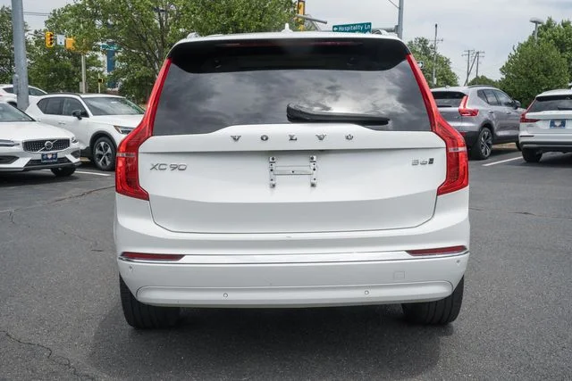 Used 2023 Crystal White Volvo Plus image 6