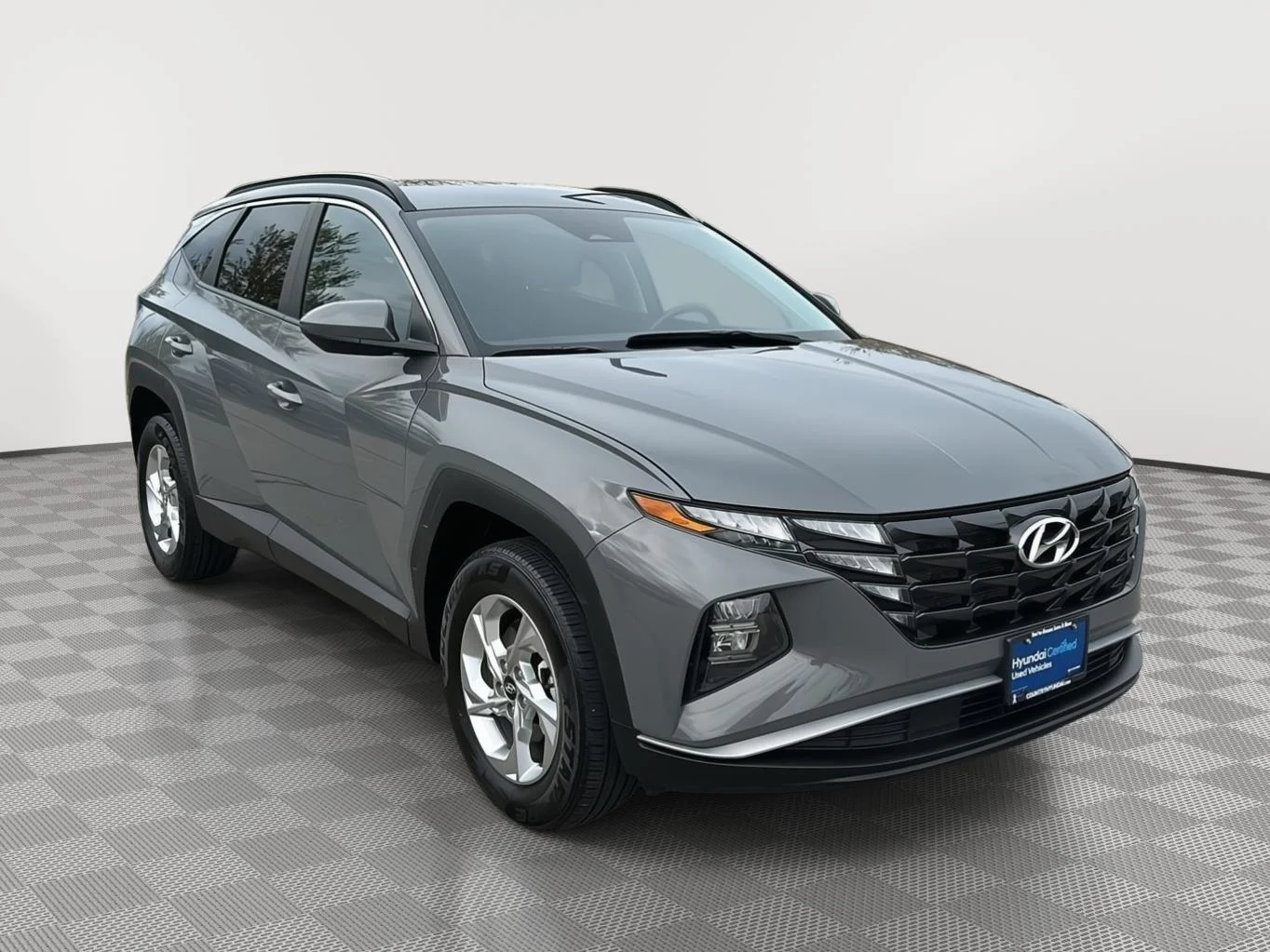 Used 2024 Hampton Gray Hyundai SEL image 3