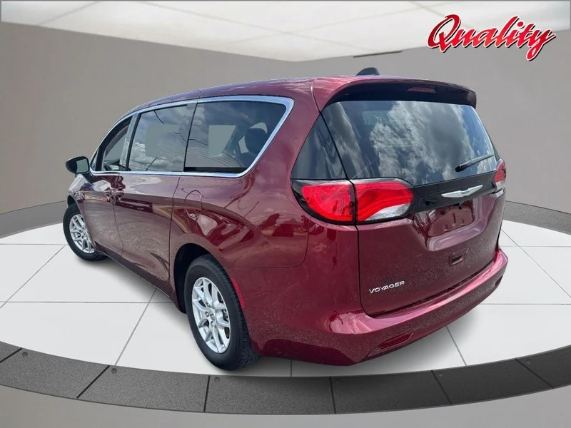 Used 2023 Velvet Red Pearlcoat Chrysler LX image 5