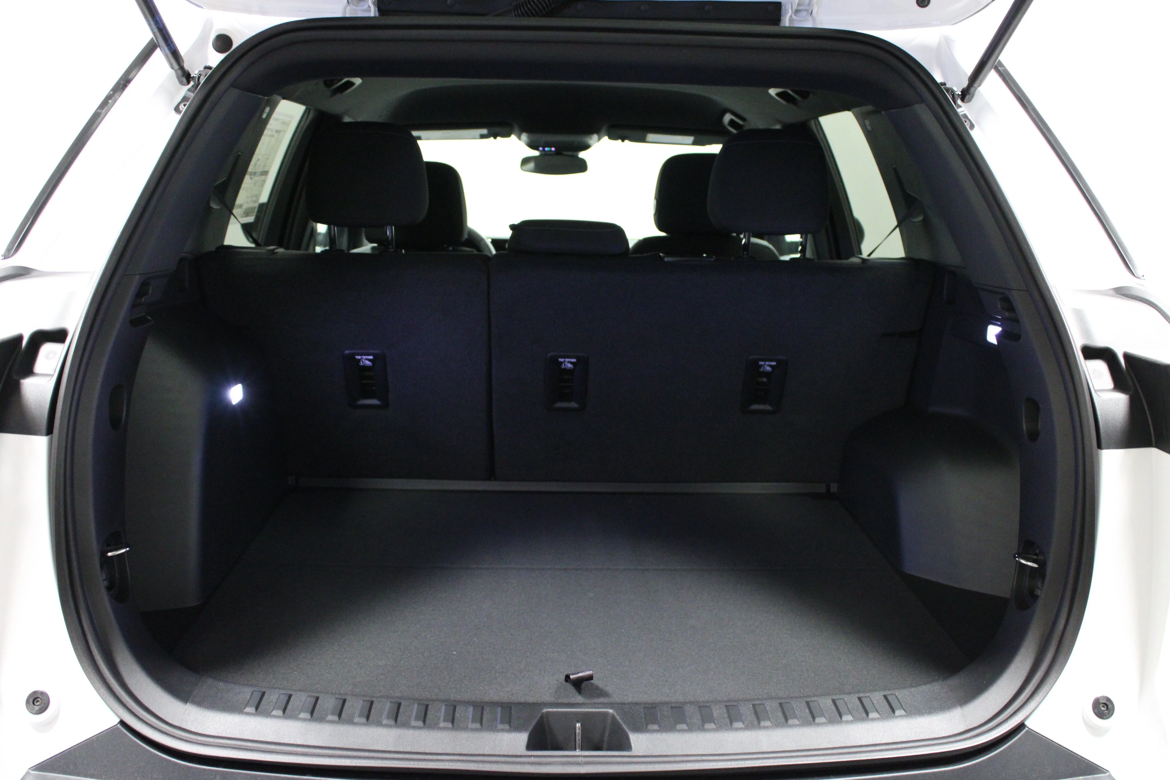 2027 Chevrolet Equinox LT - Photo 14