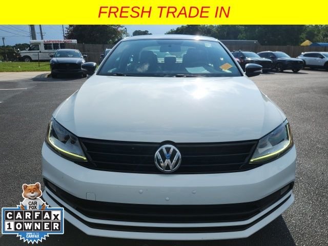Used 2018 White Volkswagen 1.8T SE Sport image 8