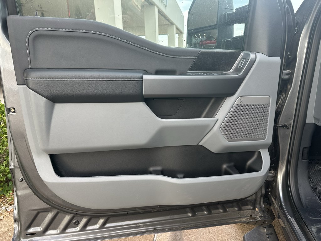New 2026 Carbonized Gray Metallic Ford F-250® XLT image 15