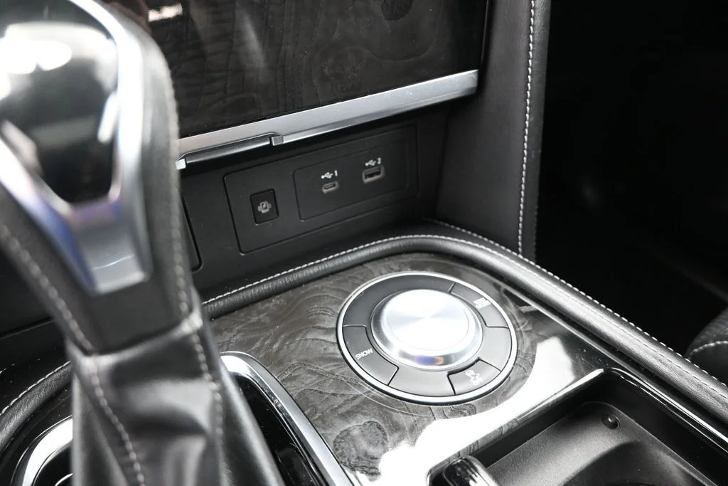 Used 2023 White INFINITI Sensory image 27