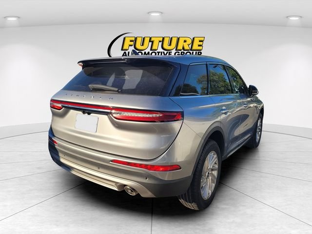 Used 2021 Silver Lincoln Standard image 3