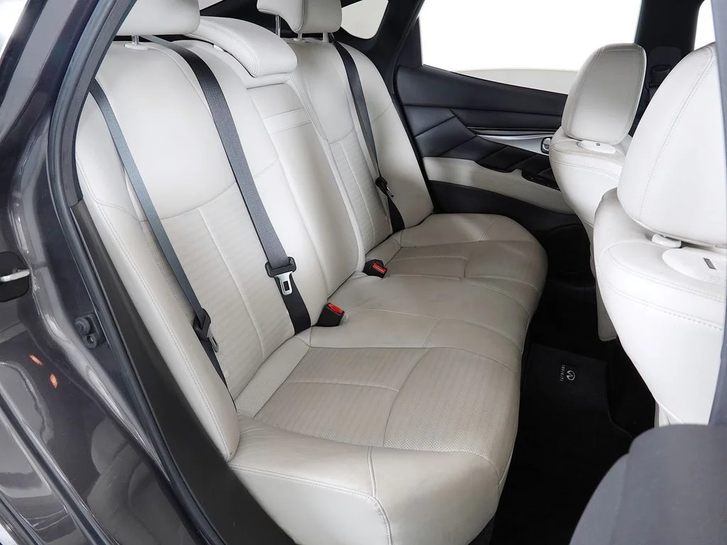 Used 2013 Gray INFINITI Base image 16
