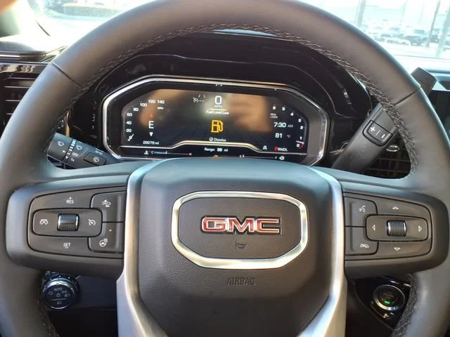 Used 2023 Onyx Black GMC Elevation image 21